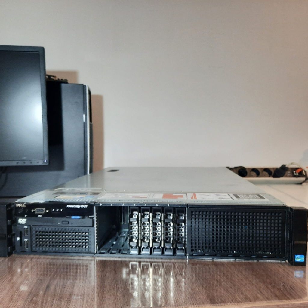 Server DELL R720 8 GB RAM fara HDD