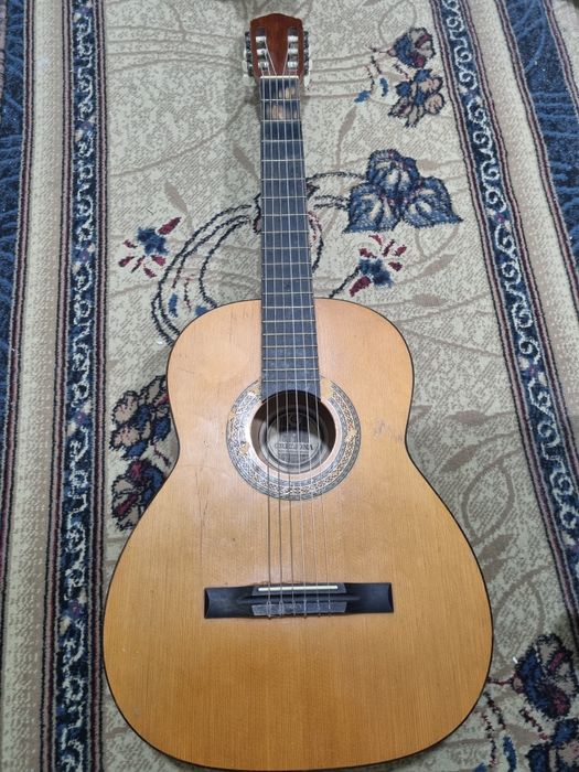 Гитара Cremona продаётся