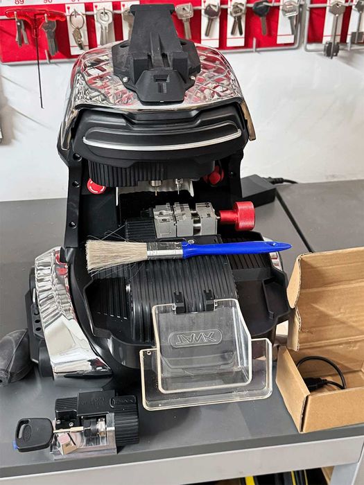 Електронна ключарска машина 2М2 TANK pro