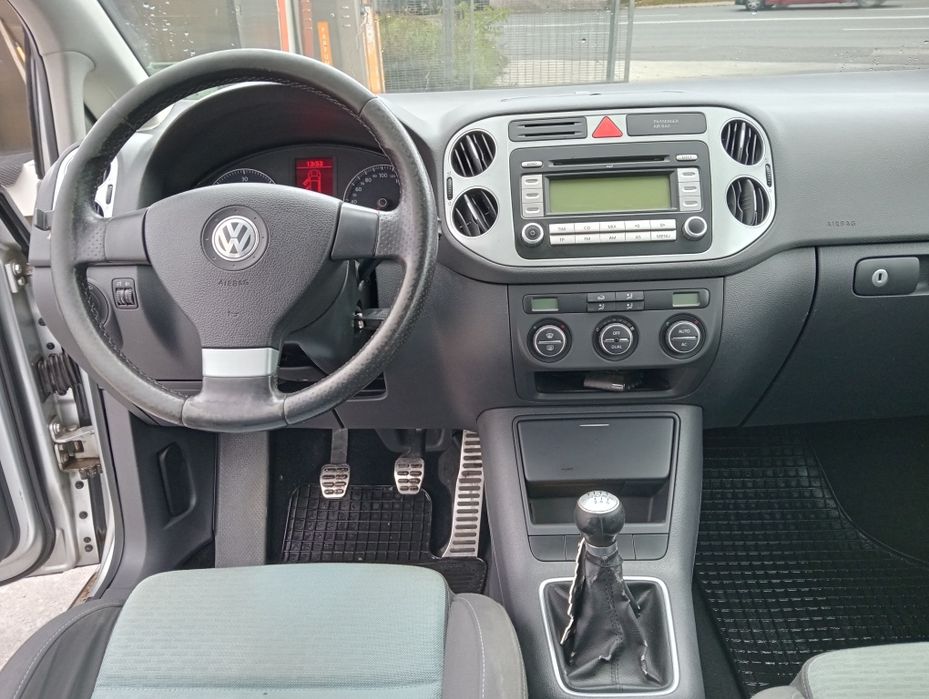 Vând golf plus cross