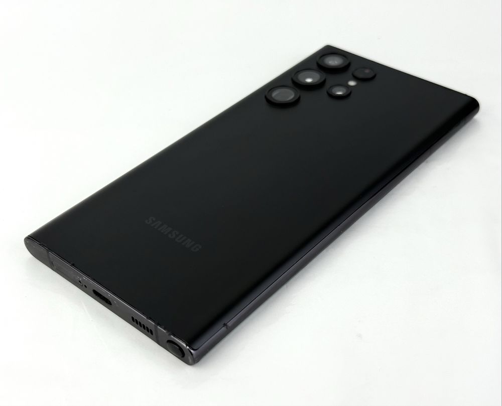 Samsung Galaxy S22 Ultra 5G 256GB 12RAM Black Отличен