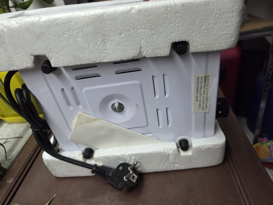 Единичен Електрически Котлон 1500W