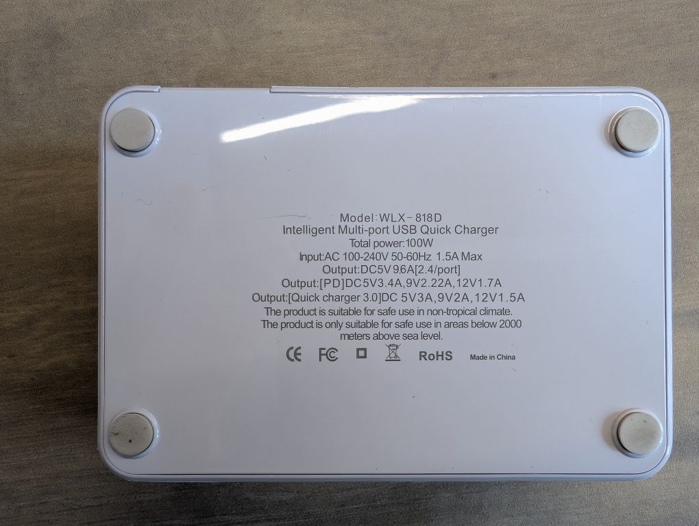 Зарядна станция за USB устройства WLX-818D
