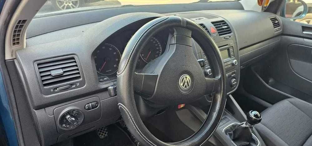 Vand URGENT VW Golf 5 an 2006 stare buna de functionare 160000 km