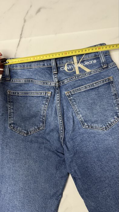 Дънки на Calvin Klein