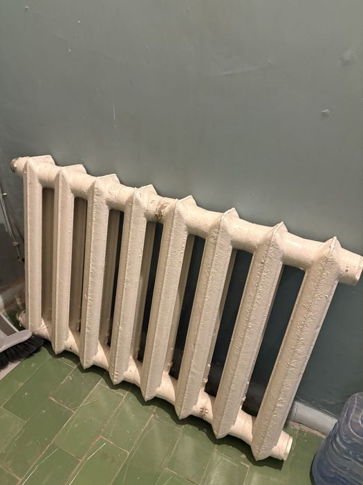 Чугунная батарея-8 секций