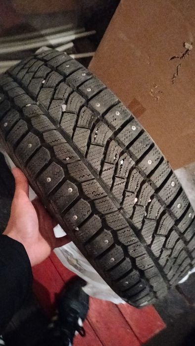 Новая  зимняя резина на 16