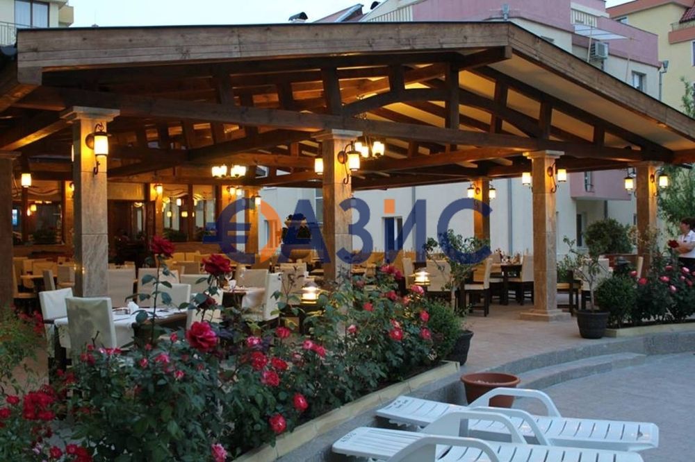 Продава се Двустаен апартамент в Свети Влас - 58 кв.м за 1319 €/кв.м - Снимка #11