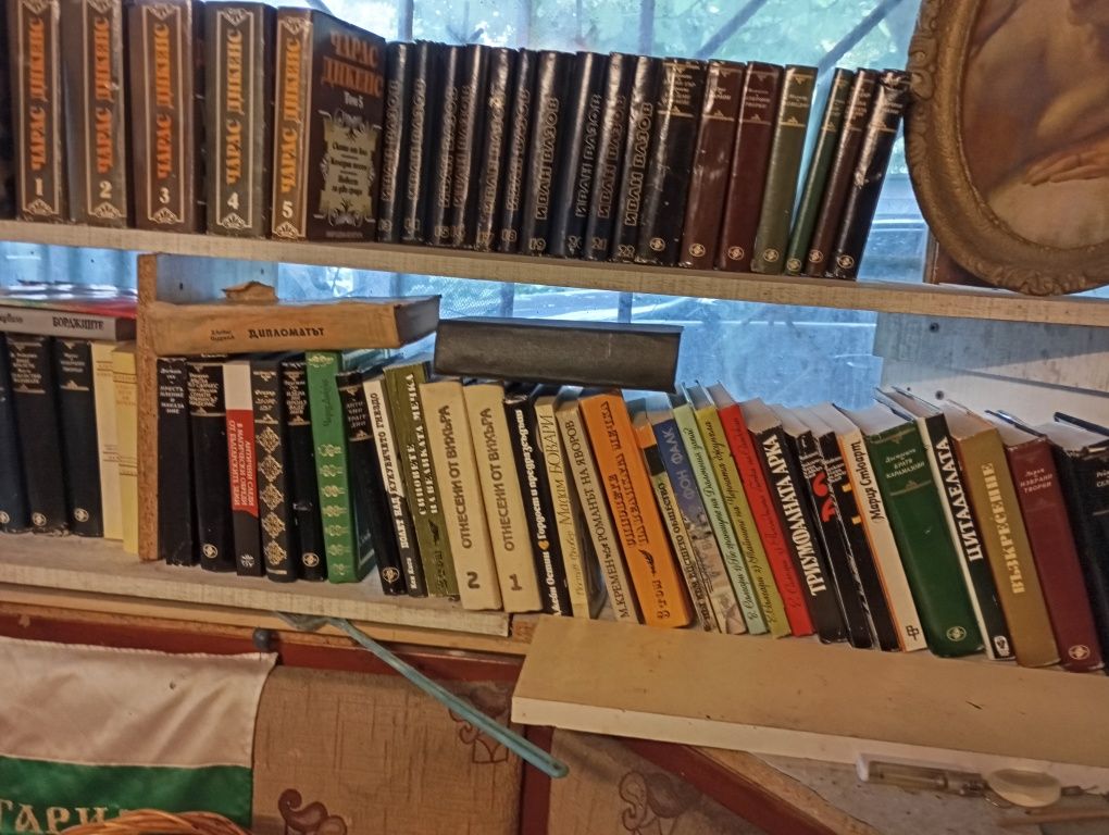 Продавам книги много добре запазени супер изгодно