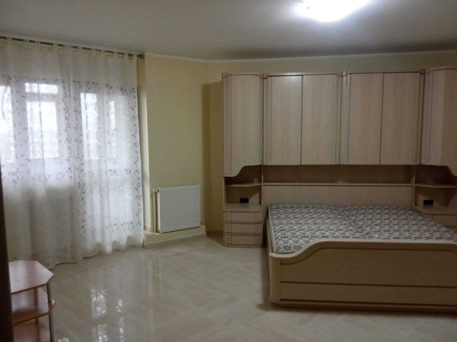 Apartament 1 camera langa piata centrala
