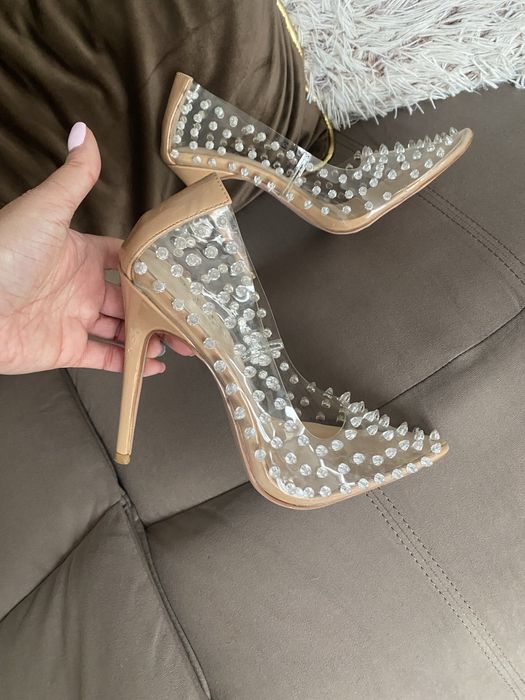 Pantofi gen Laboutin