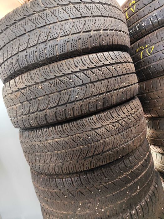 4бр.зимни гуми 215/60/17C Semperit