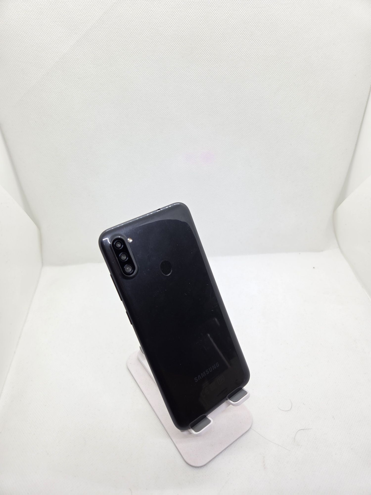 Samsung A11 sotiladi dastavka bor
