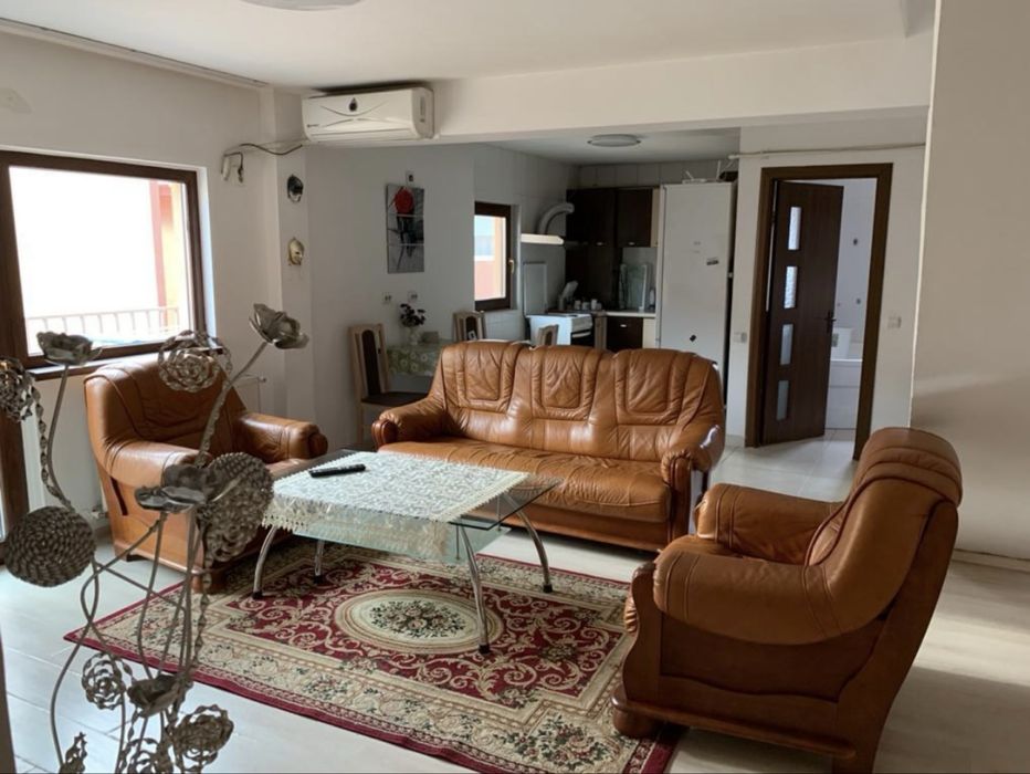 Apartament 4 comere