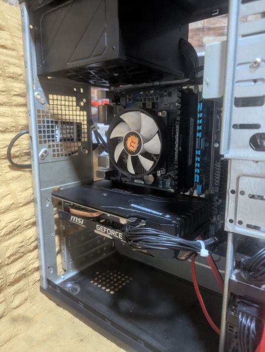 PC Gaming GTX 1660 SUPER, 16GB RAM, SSD, gata de jocuri - Caransebeș