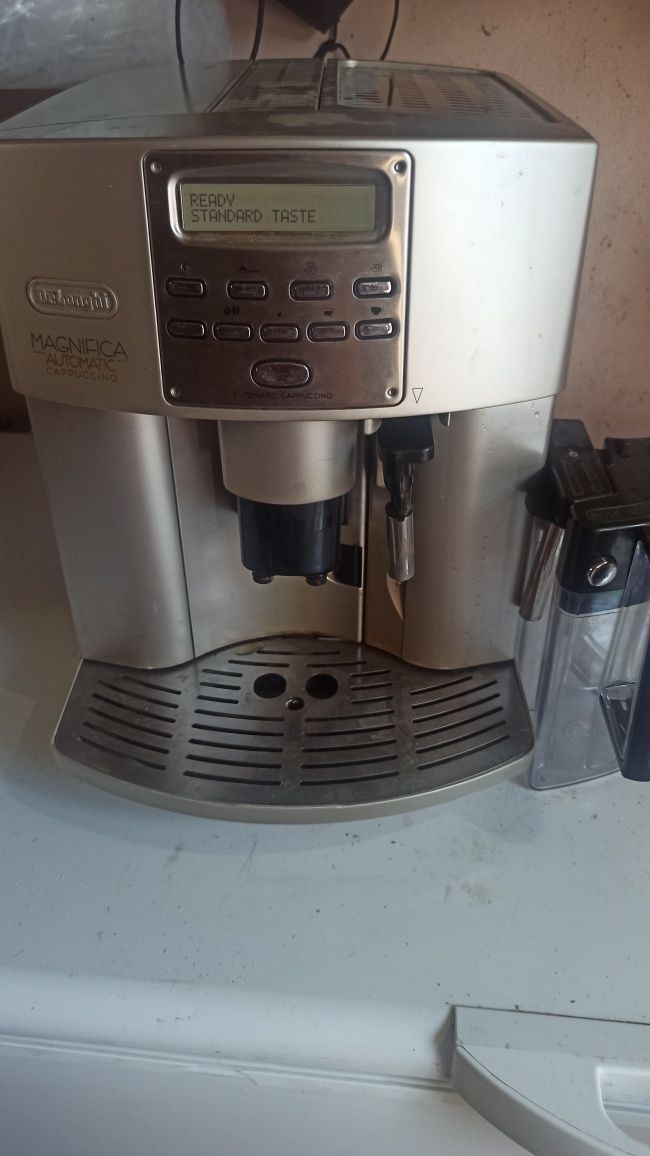 Aparat de cafea De Longhi Magnifica