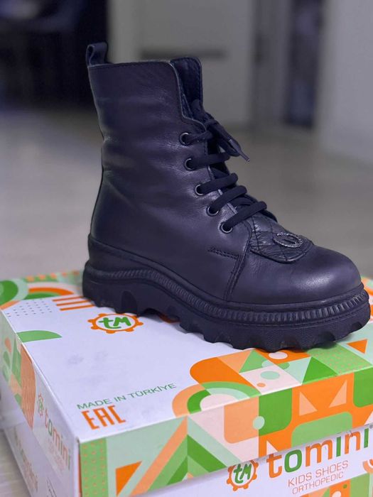 Продам детскую зимнюю обувь 31 размер