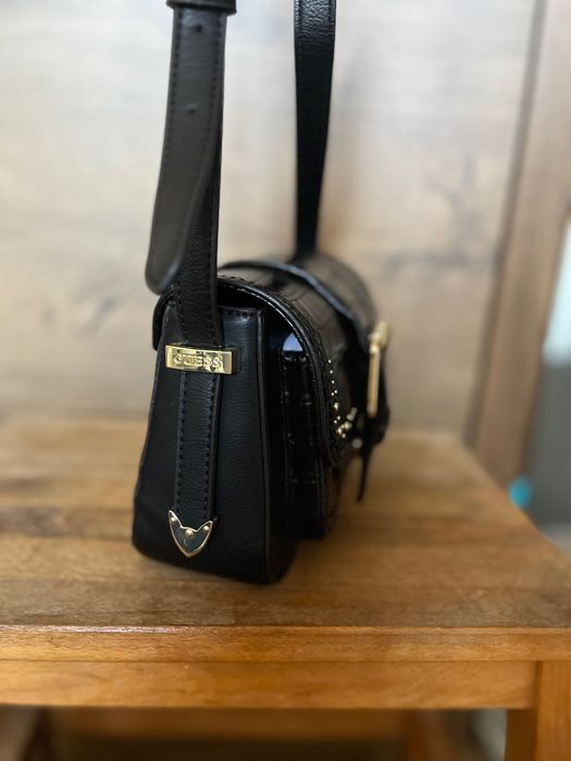 Дамска чанта Guess