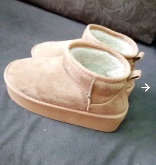 Дамски боти UGG.