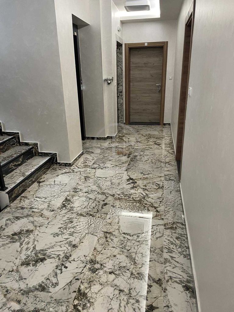 Продава се Тристаен апартамент в Пловдив, Христо Смирненски - 141 кв.м за 1015 €/кв.м - Снимка #15