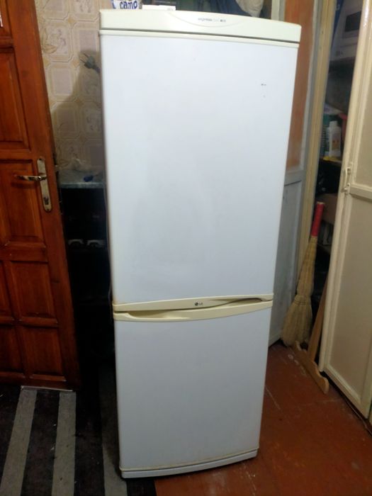 Продам холодильник LG б/у  в хорошем состоянии,. Цена 70000тееге. Торг