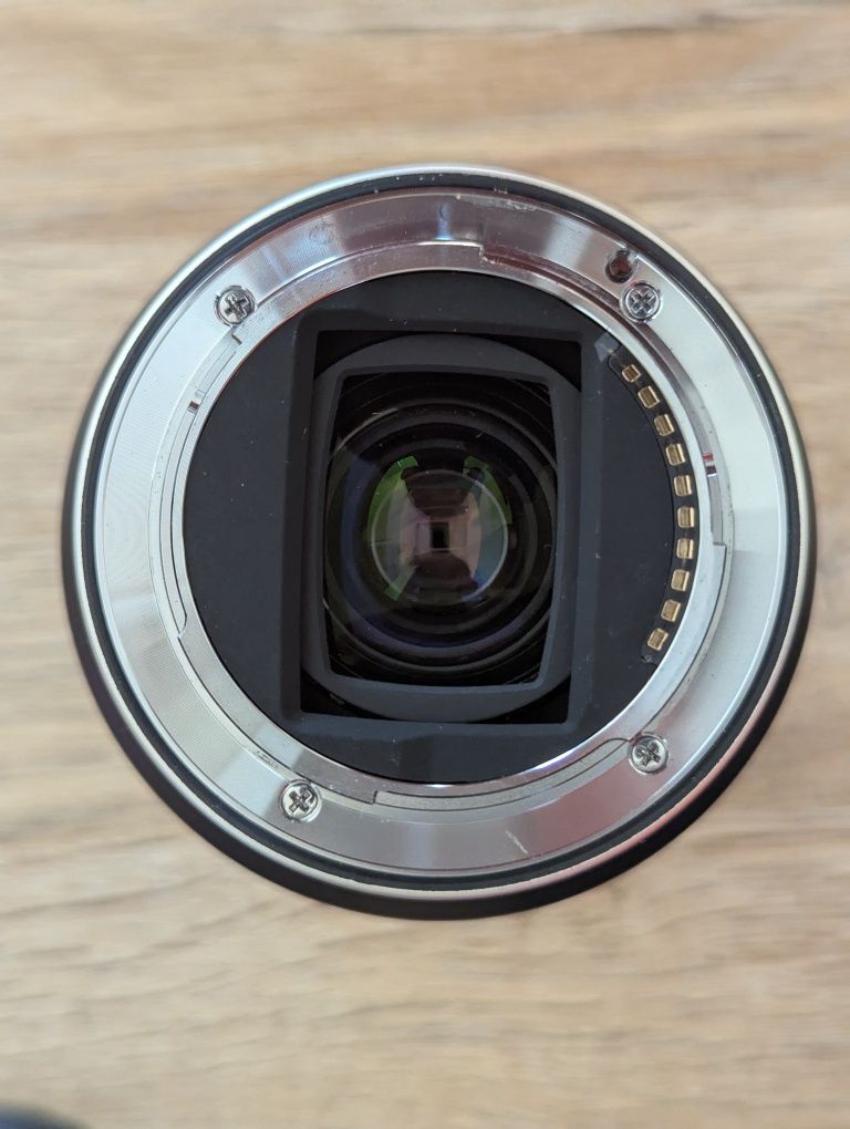 Продавам Tamron 28-200mm f2.8-5.6 DI III RXD Sony E (FE)
