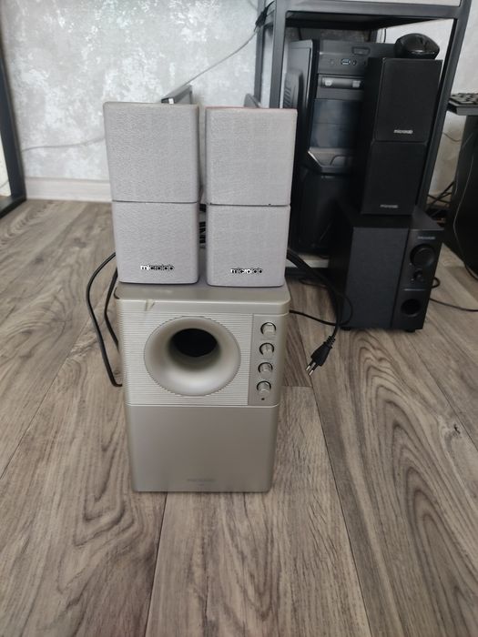 Компюторные Колонки. Microlab