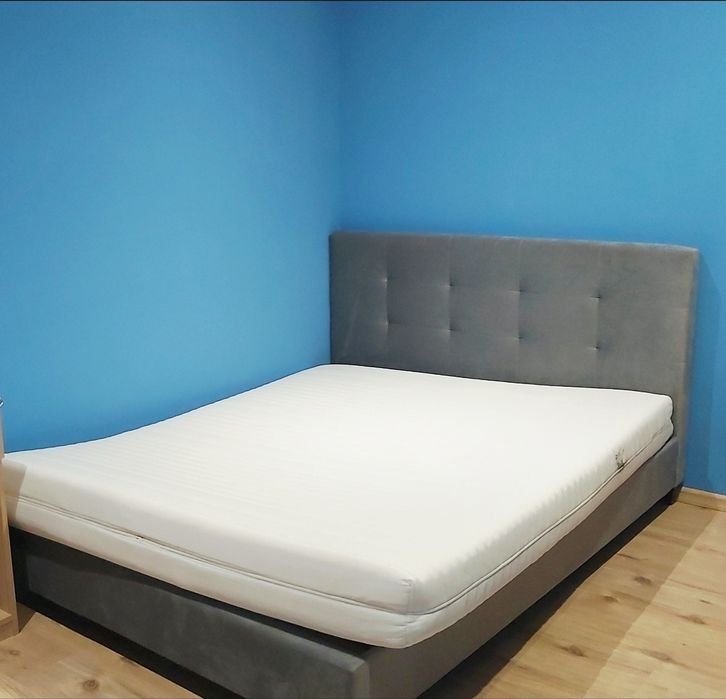 Pat tapițat cu saltea 160x200