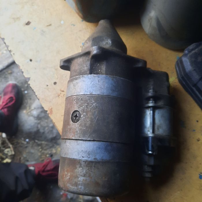 Продам стартер и резонатор