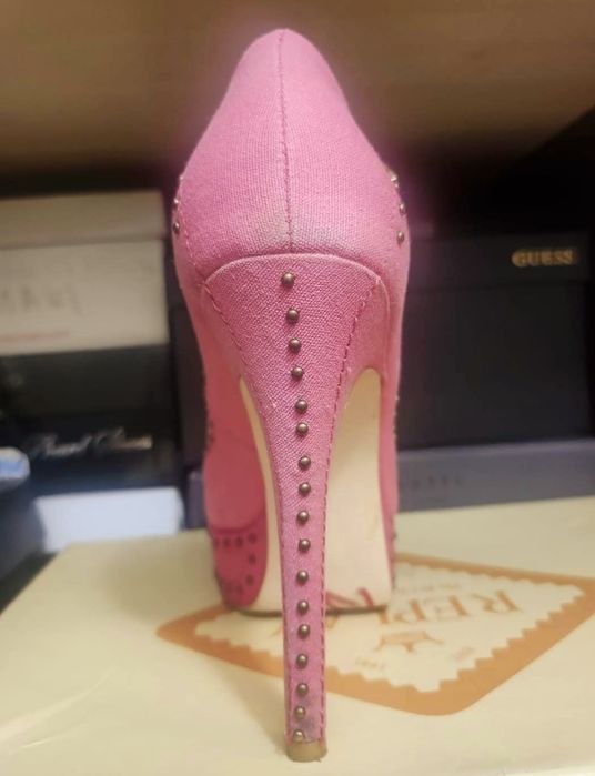 Оригинални дамски обувки