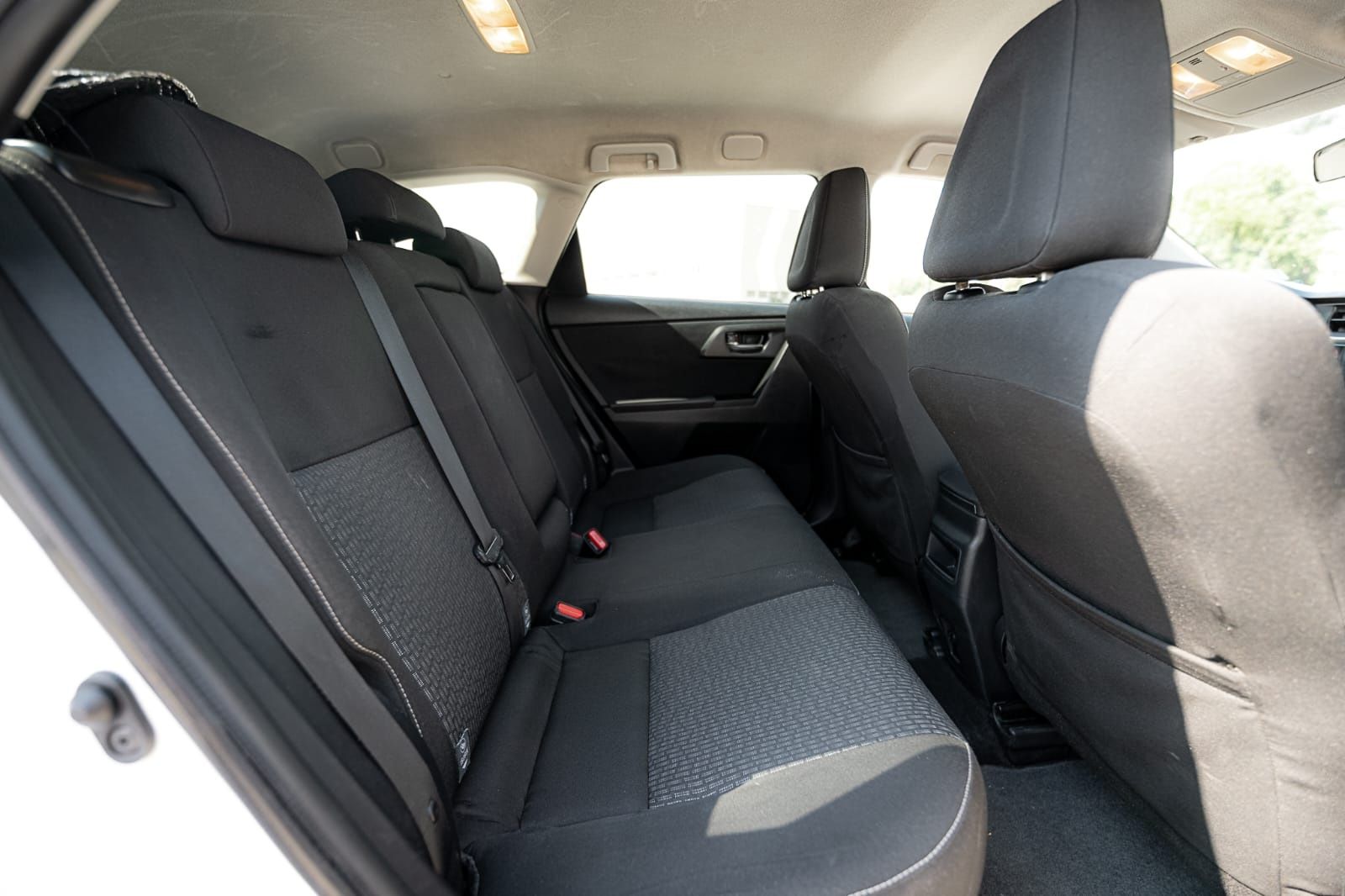 Toyota Auris 1.8 Hybrid 2015г.