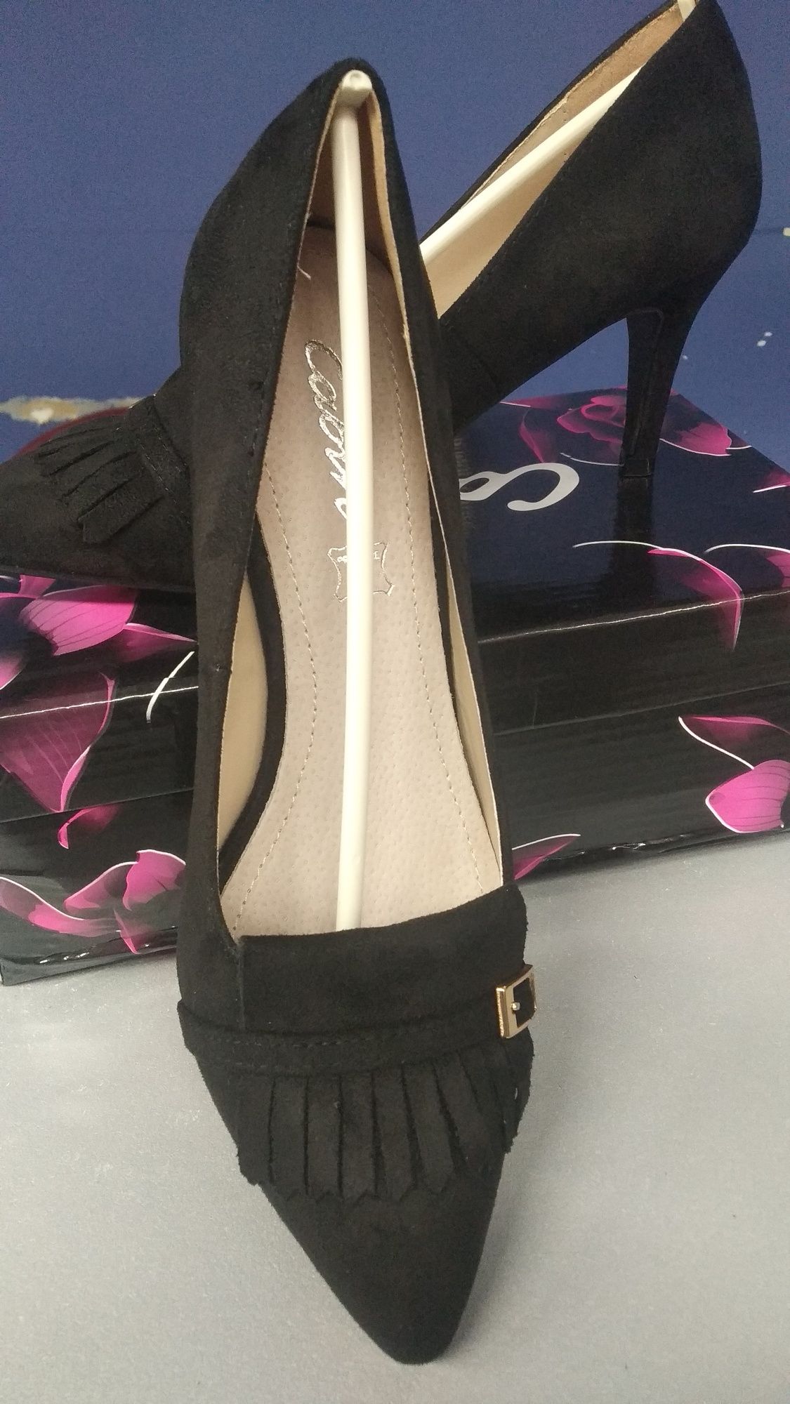 Дамски елегантни обувки и боти