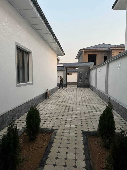 Продается Участок в Лайлак  махалла  3,5 соток 6 комната евро рем