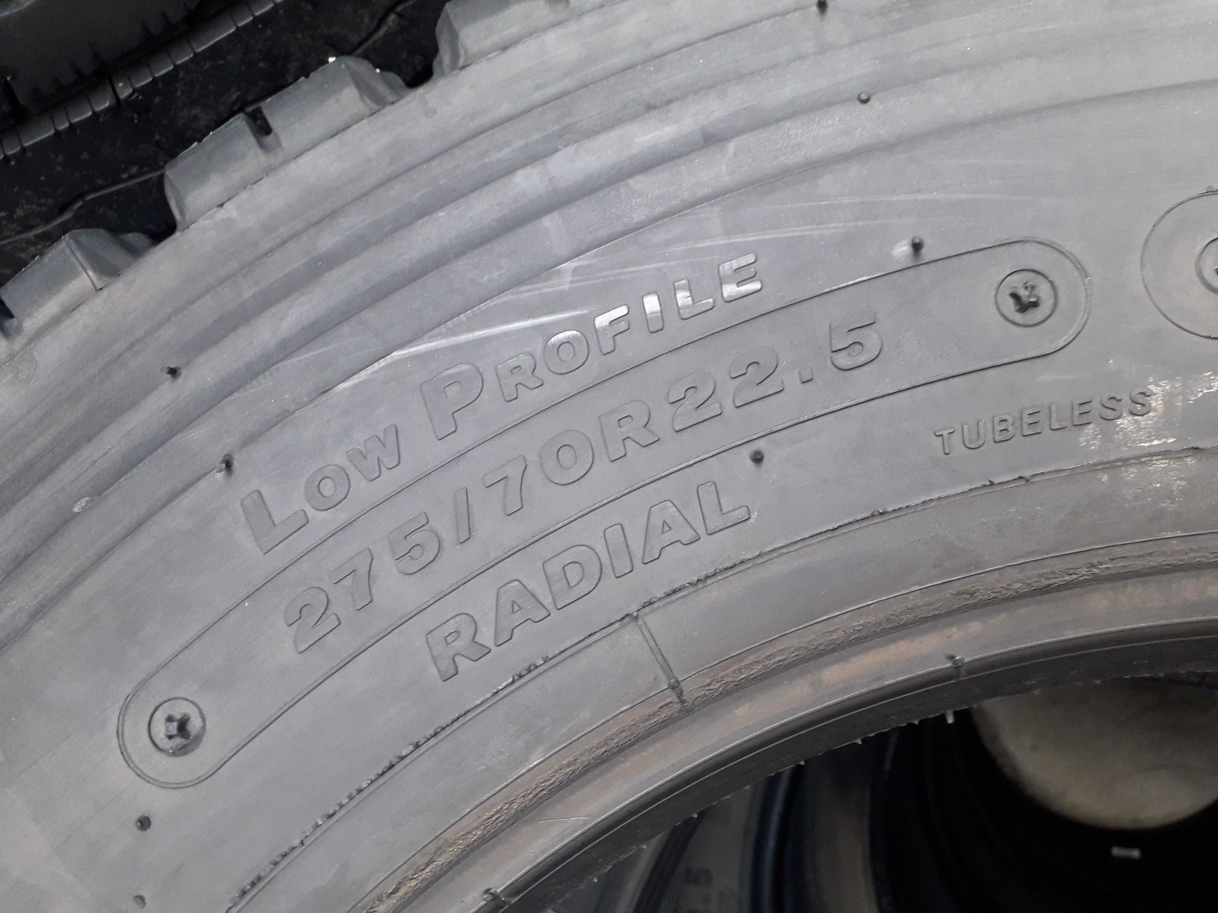 2 Тежкотоварни гуми R22.5 275/70 Bridgestone W970 148/145M M+S  Japan