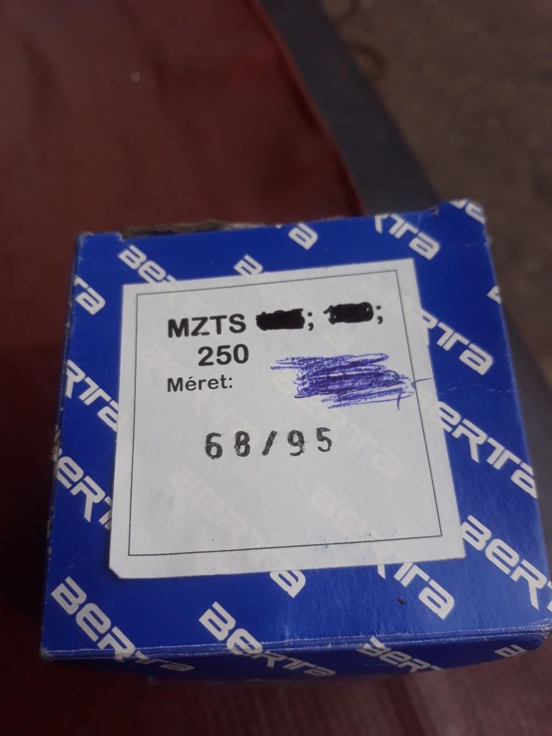 Vând piston MZ 250,cilindru 250 și 175.Cote cilidru 62 mm și 72,5 mm.