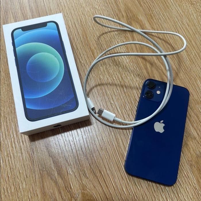 Продавам Iphone 12 Mini