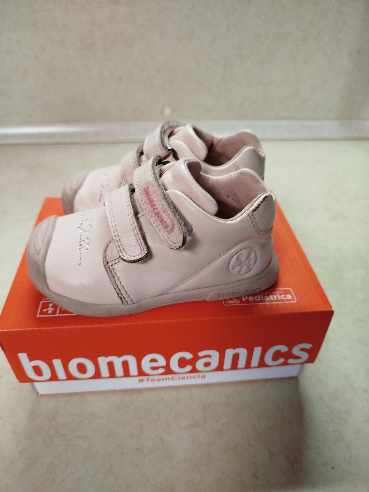 Ортопедични обувки Biomecanics 21