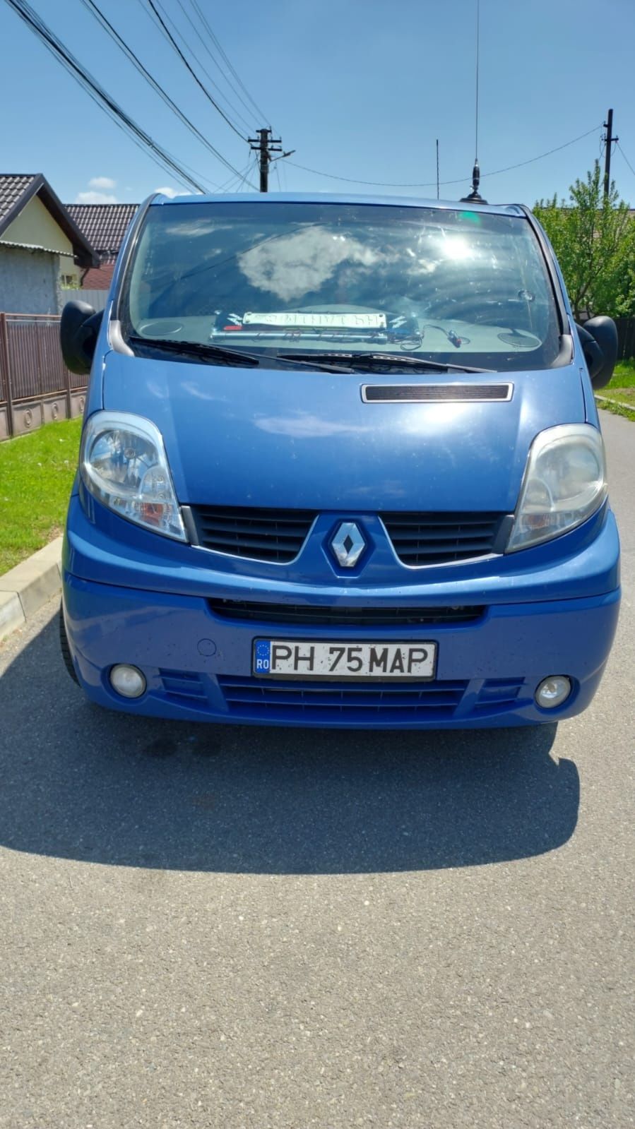 Vând Renault Trafic 8+1 locuri