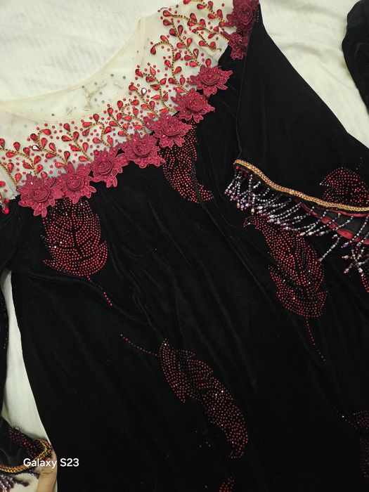 Ayollar uchun to'y va bazmlar uchun libos