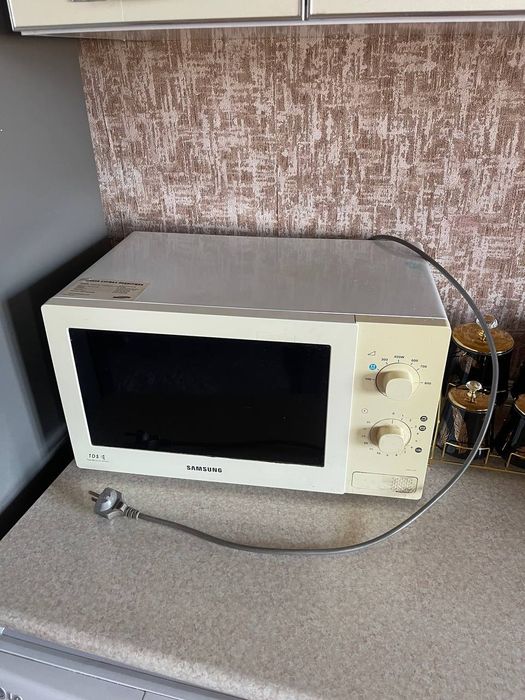 Микроволновка SAMSUNG