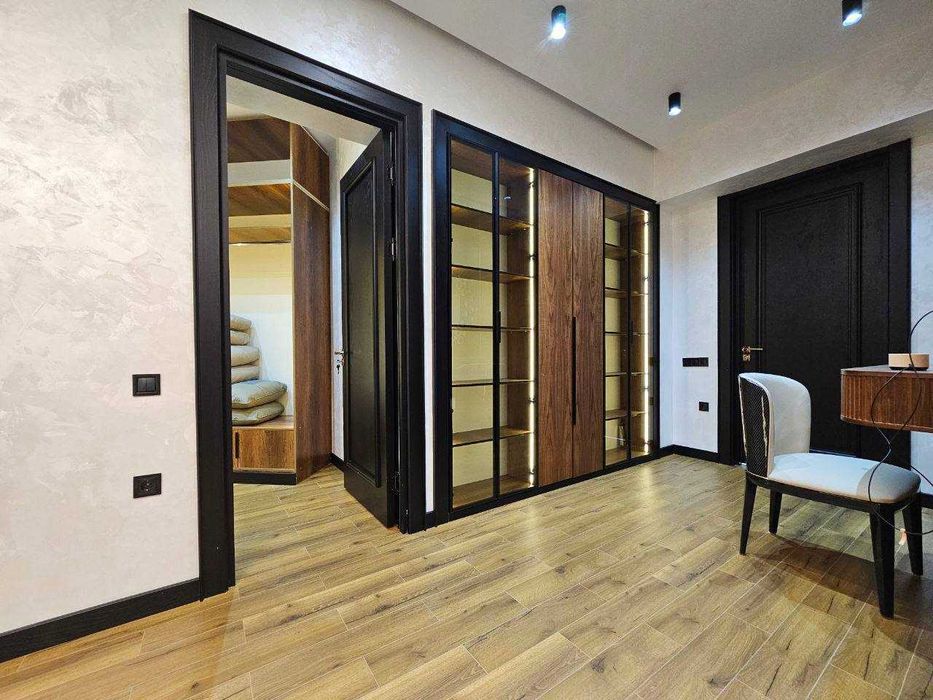м.Ойбек ГАБУС 4-комн 4/7 175 м² 3 с/у 2 гардеробные евроремонт меб/тех