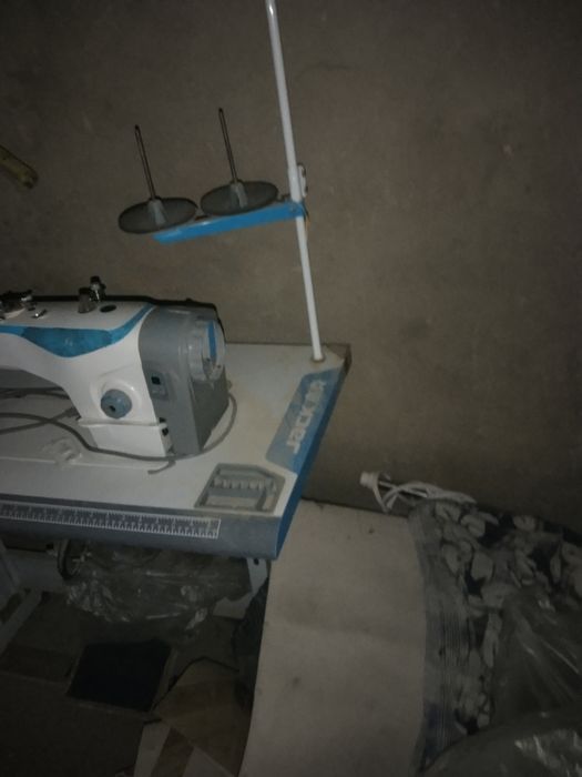 Jack F4 tikuv mashinasi