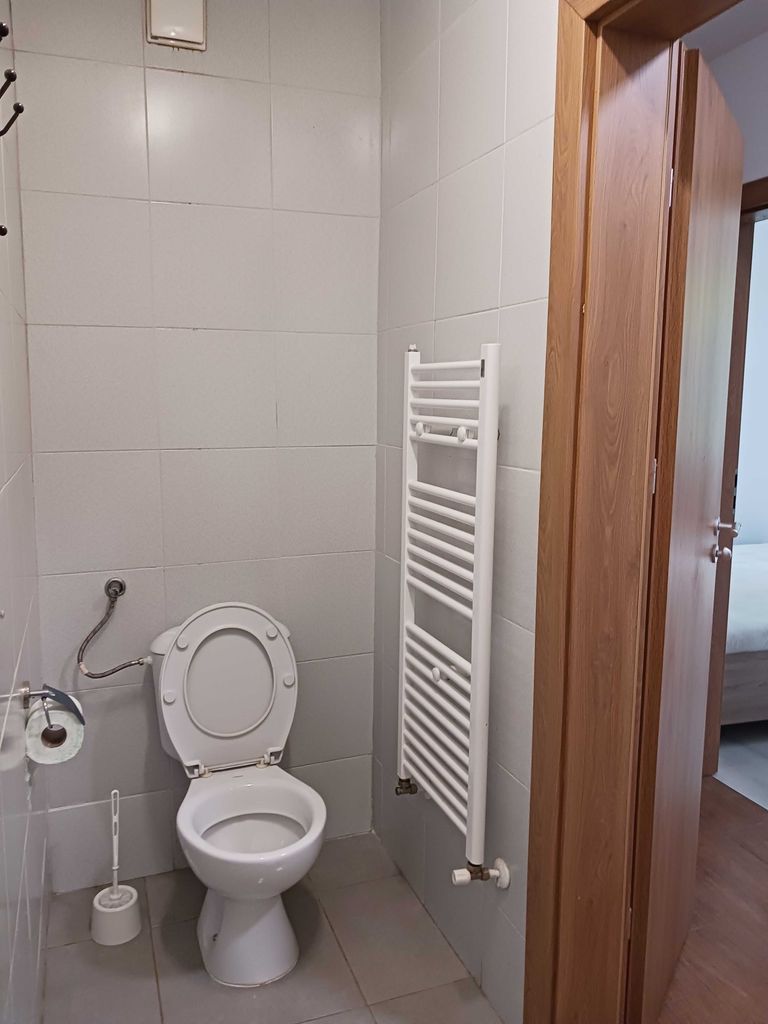 Дава се под наем Тристаен апартамент в София, Лозенец - 85 кв.м за 663 € - Снимка #9