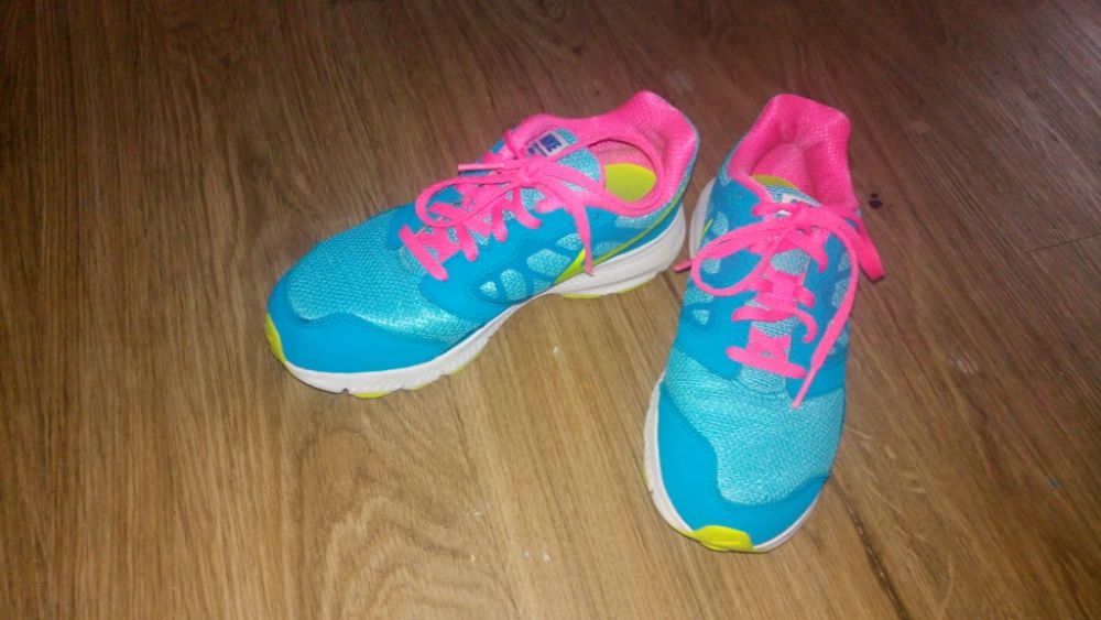 Леки маратонки Nike