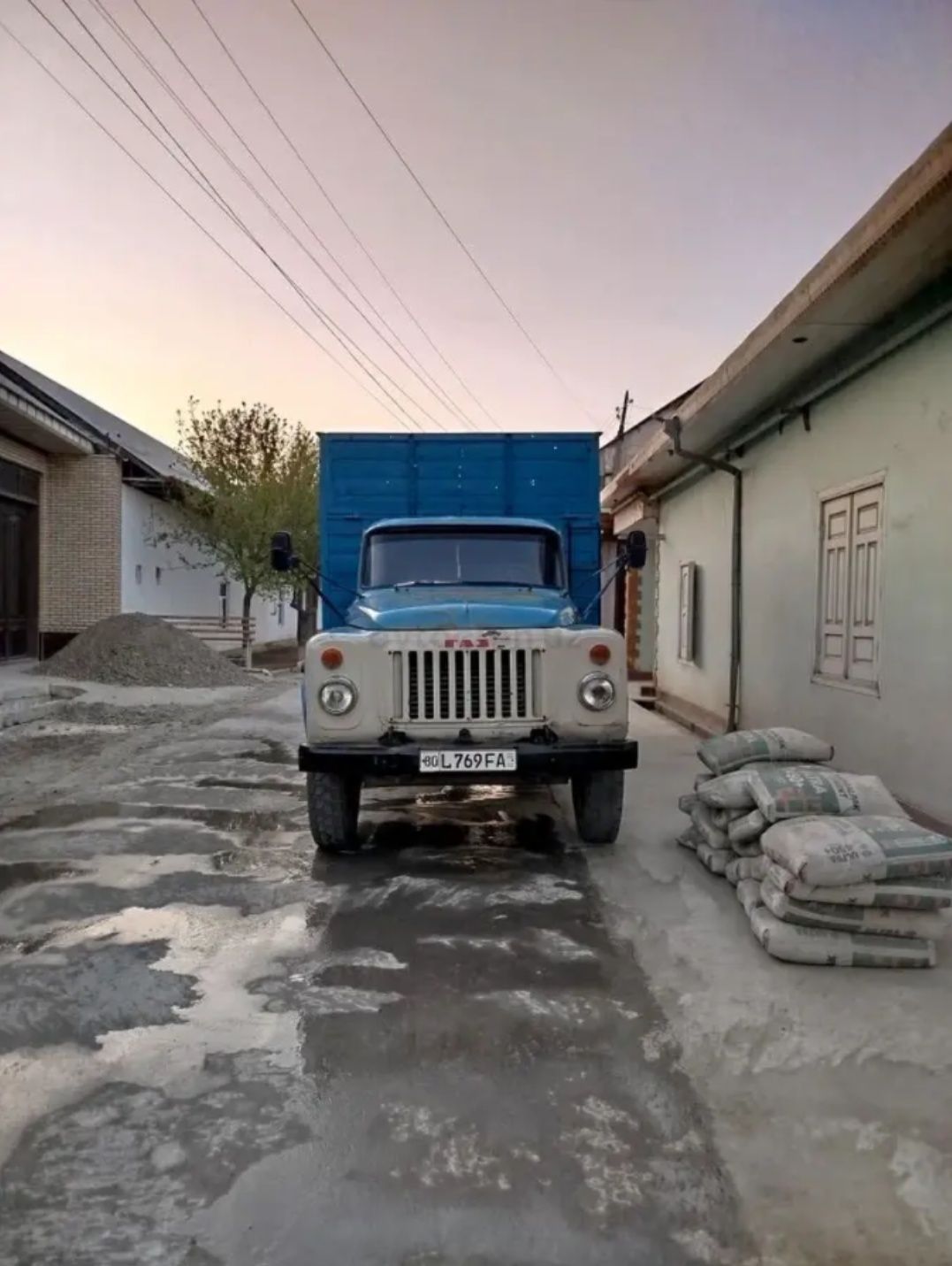 GAZ 53 furgon sotiladi