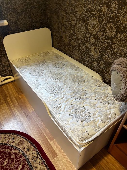 Срочно продам  две детские кровати