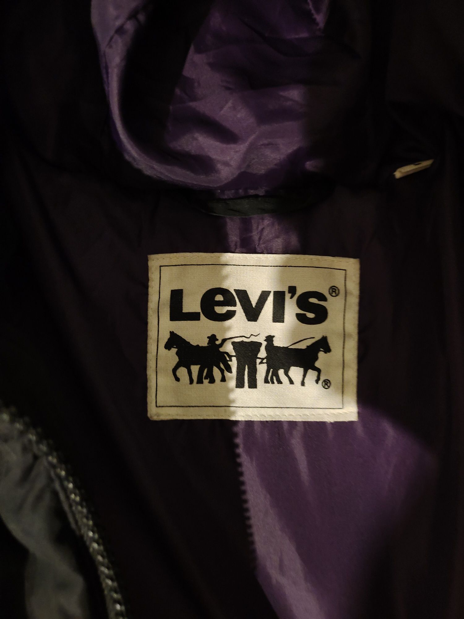 Куртка Levis ( M-L)