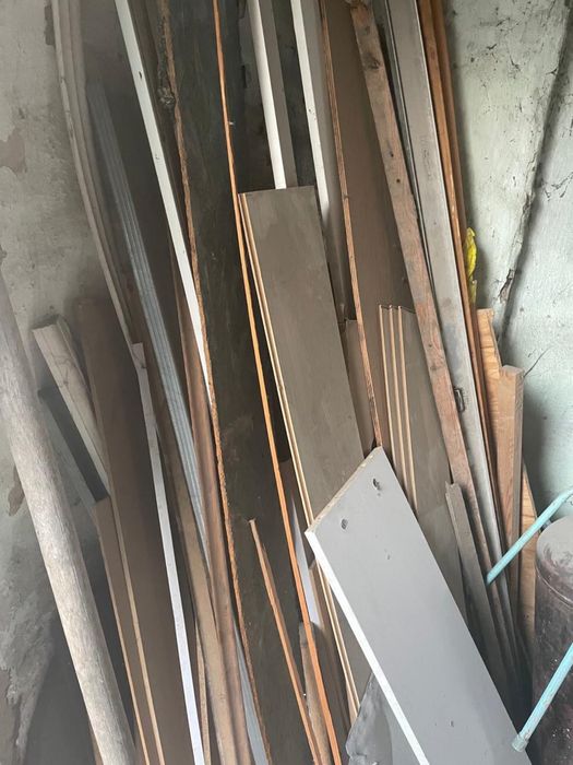 Остатки , куски фанера, дерево, рейки