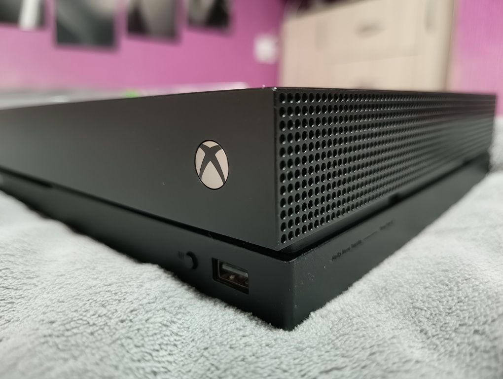 Xbox One X 4K с 5 игри