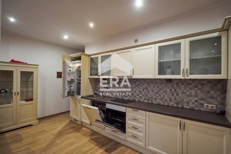 Продава се Тристаен апартамент в Варна, Бриз - 133 кв.м за 2173 €/кв.м - Снимка #3